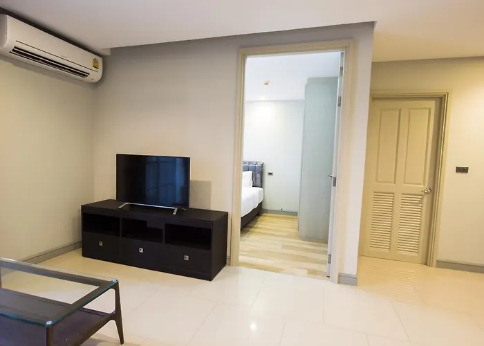 Baan Neeracha Apartahotel 3*