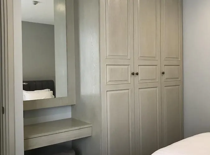 Baan Neeracha Apartahotel